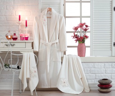 guipure-bathrobe-set